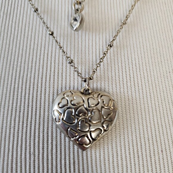 y2k McBling Girly Feminine Goth Betsey Johnson Silver Heart Pendant Necklace - Picture 6 of 8